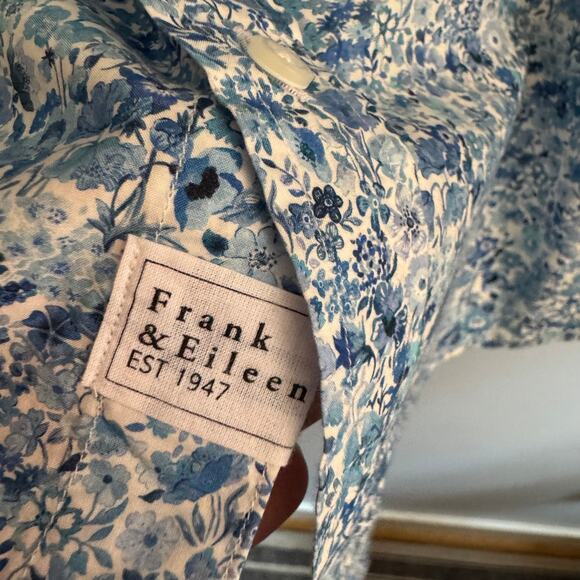 New Frank & Eileen Barry Floral Top Blue Button Front Pocket Long Sleeve Sz M - Picture 5 of 8